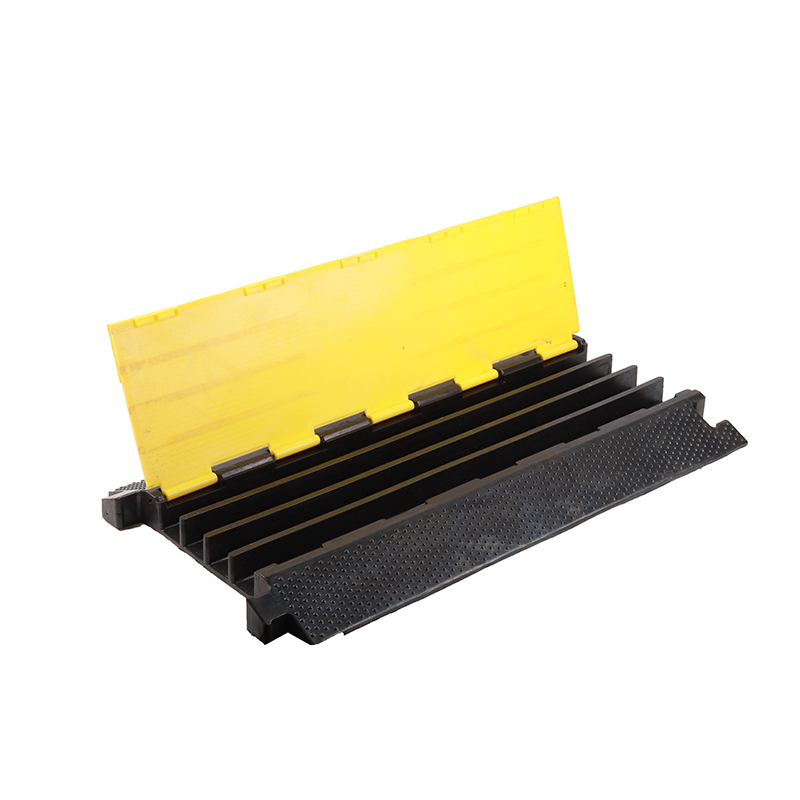 SH024-4B Промышленная водонепроницаемая резиновая и пластиковая защита кабеля для наружного применения